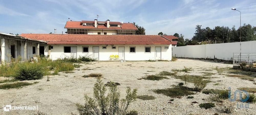 Prédio em Paredes de 560,00 m2