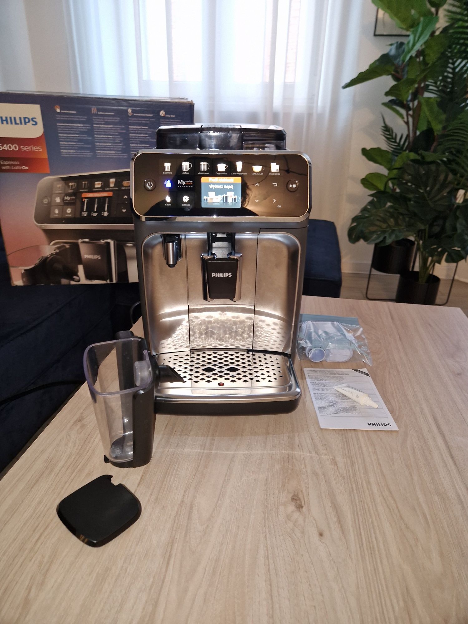 Ekspres do kawy automatyczny Phillips lattego latte go 5400 / EP5444