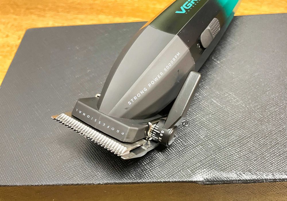 Profesionalna maszynka do strzyżenia włosów VGR V-003 barber trymer
