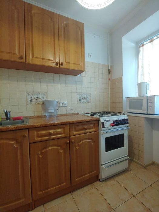 Доба Сяйво неподалік жд