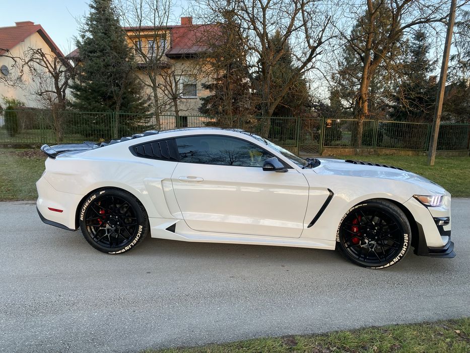 Ford Mustang 5.0 V8 • 2017 • 422 KM • 43 000 km • Doinwestowany