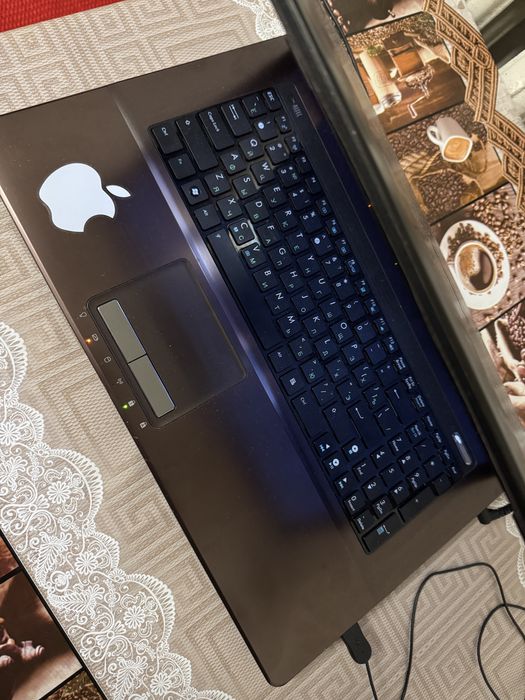 Ноутбук Asus a73s без батареї, батарею можна купити в Allo