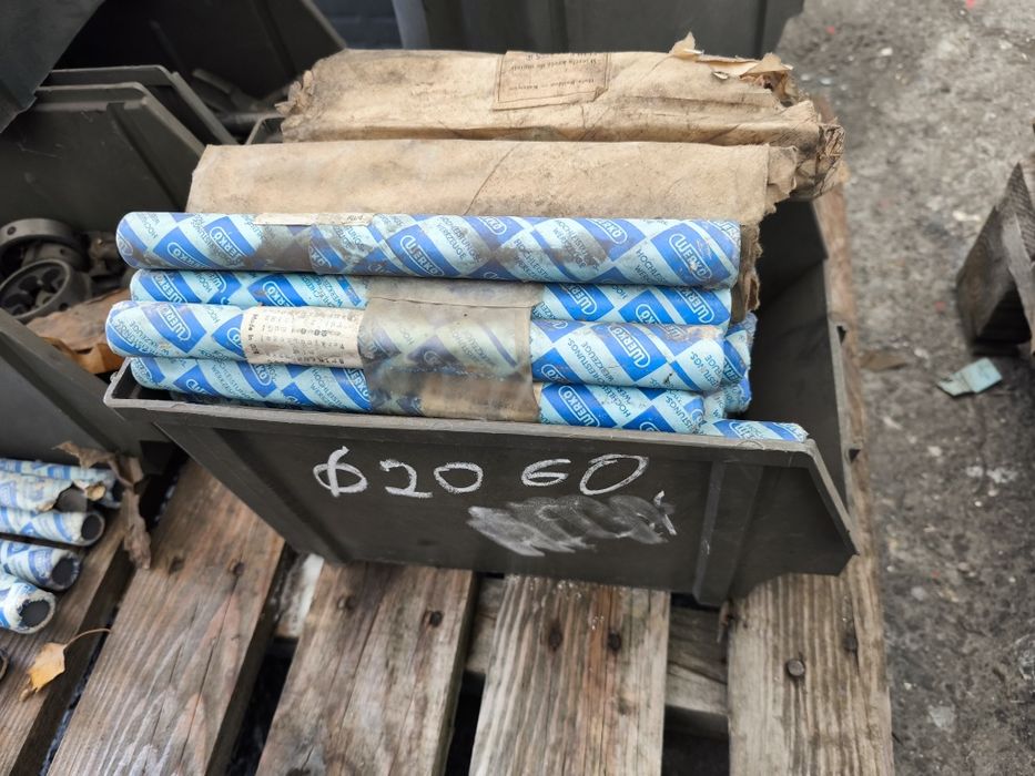 Wiertła do metalu stożek narzynki gwintowniki  leżaki magazynowe PRL