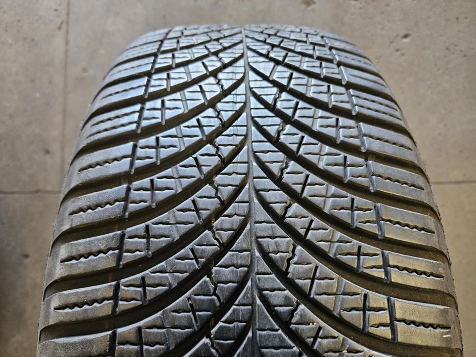 1x 225/45R17 94W XL Goodyear Vector 4Seasons GEN-3 / 7mm [856K4]