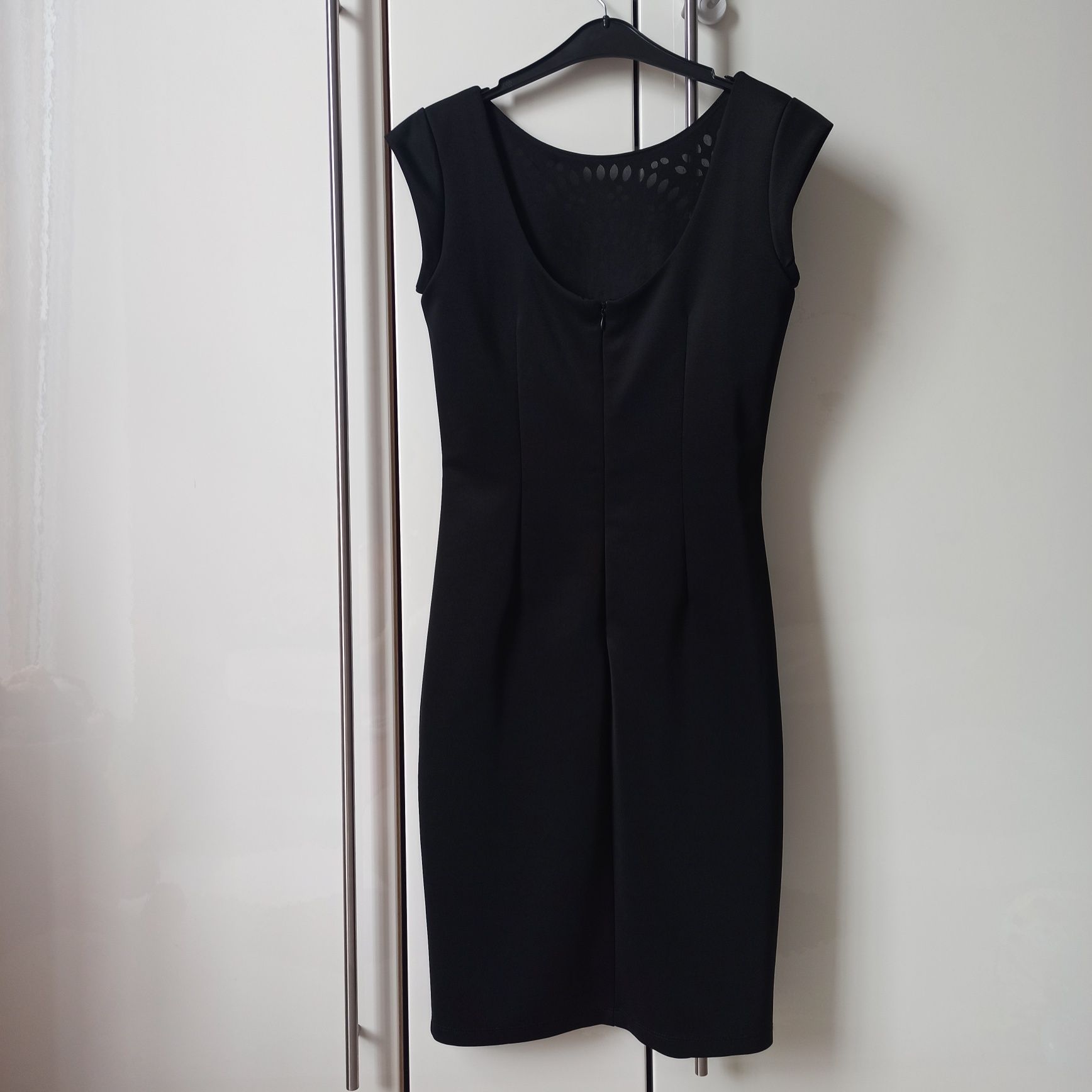 Czarna sukienka Reserved 36 S