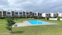 Fantástica Moradia T3 com piscina e ginásio em condomínio privado, a 8