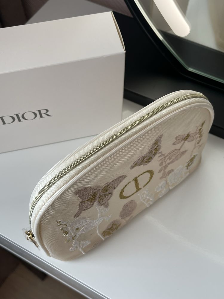 Косметичка Dior з лімітованої колекції клатч