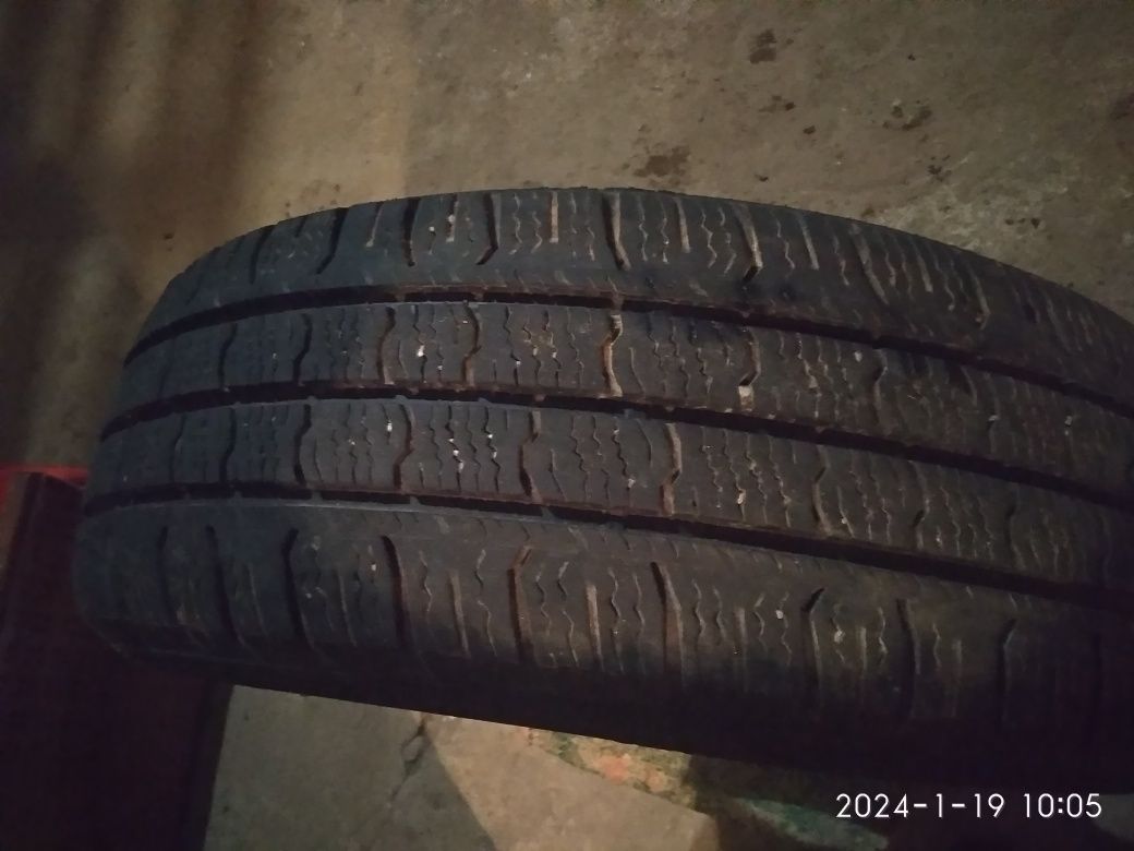 Резина зимава 235/65 R16