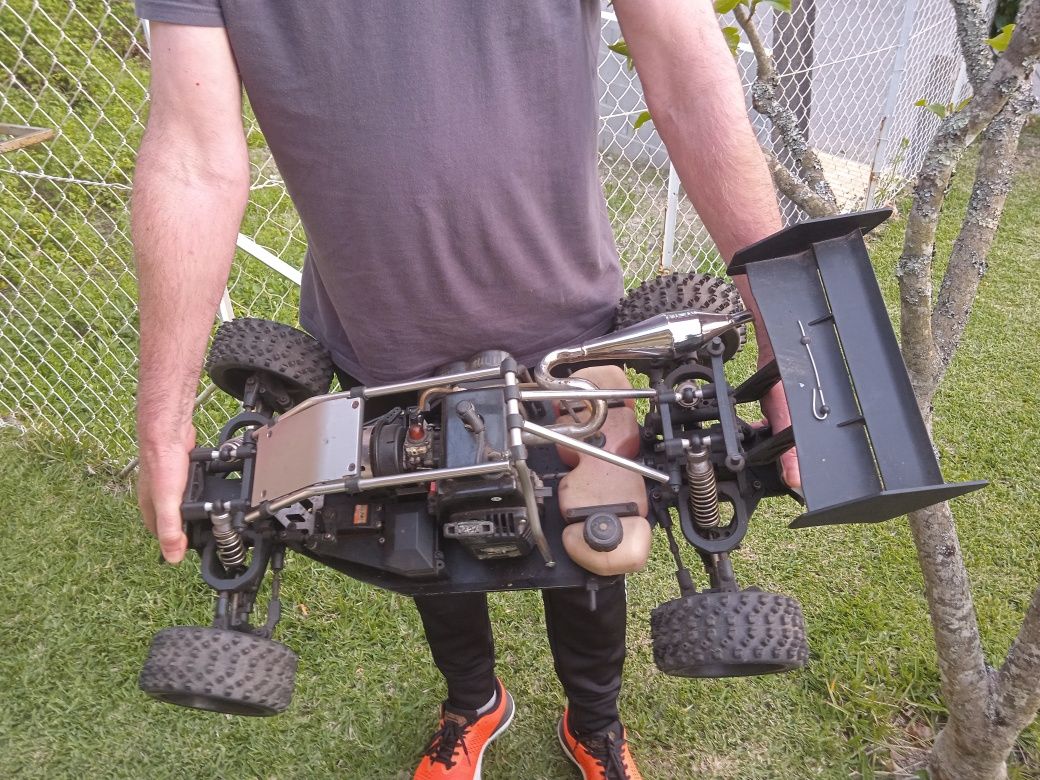 Carro telecomandado REELY a gasolina