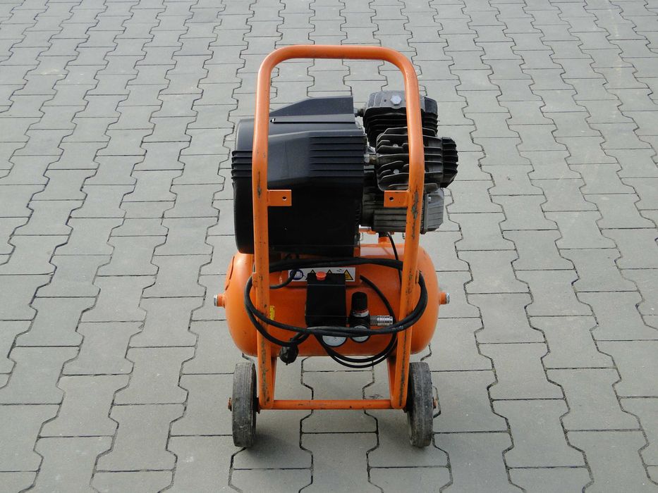 Kompresor olejowy Sprężarka FIAC PROFESJONALNY 2 TŁOKI V mocny Germany