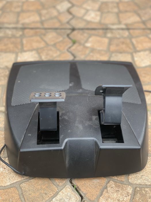 Кермо та педалі momo в гарному стані