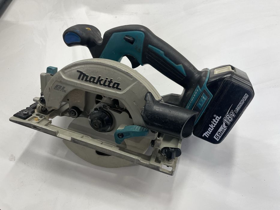 Pilarka tarczowa makita DHS680