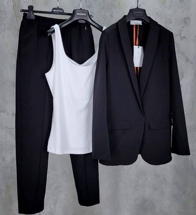 Костюм брючний новий