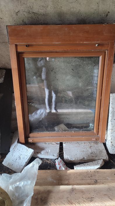 Okno z roletą używane 105/130