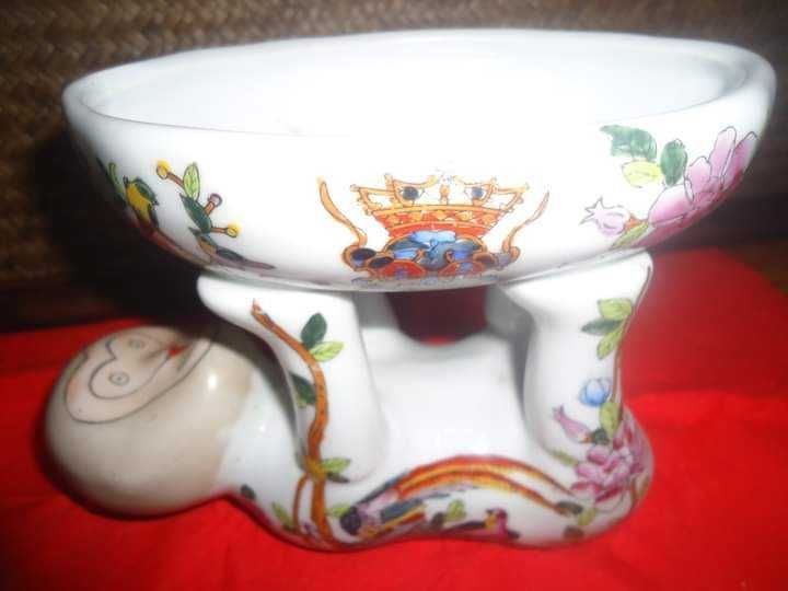Taça de Aperitivos / Macaquinho em Porcelana