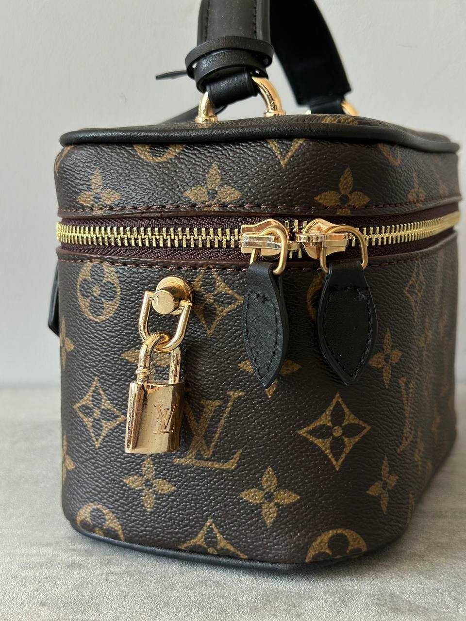Сумка Louis Vuitton Vanity Chain Pouch