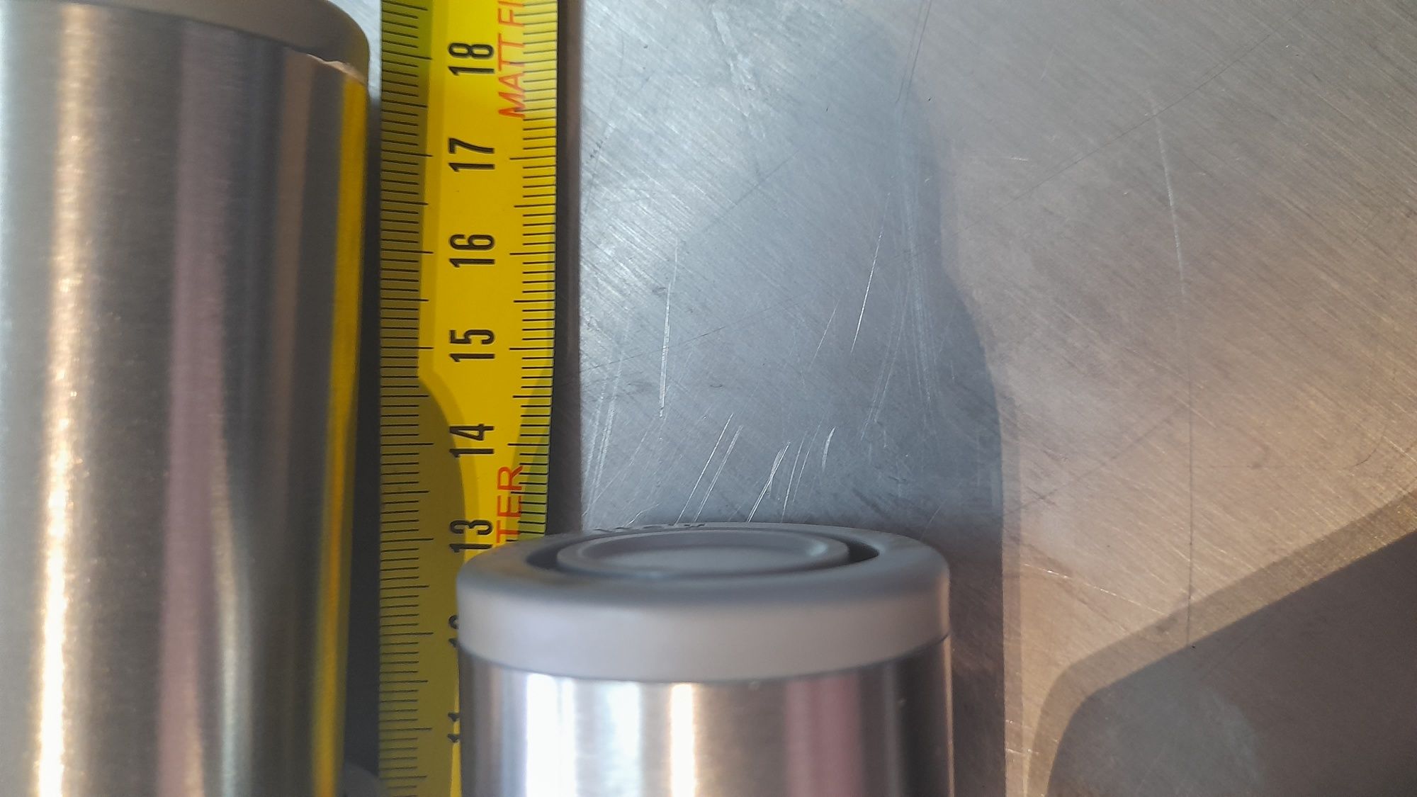 Pés em inox reguláveis