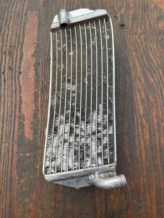 chlodnica lewa wody silnika suzuki rmz 250 r 10-13