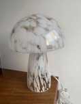 Lampa stołowa szklana w stylu murano grzybek na stolik nocny