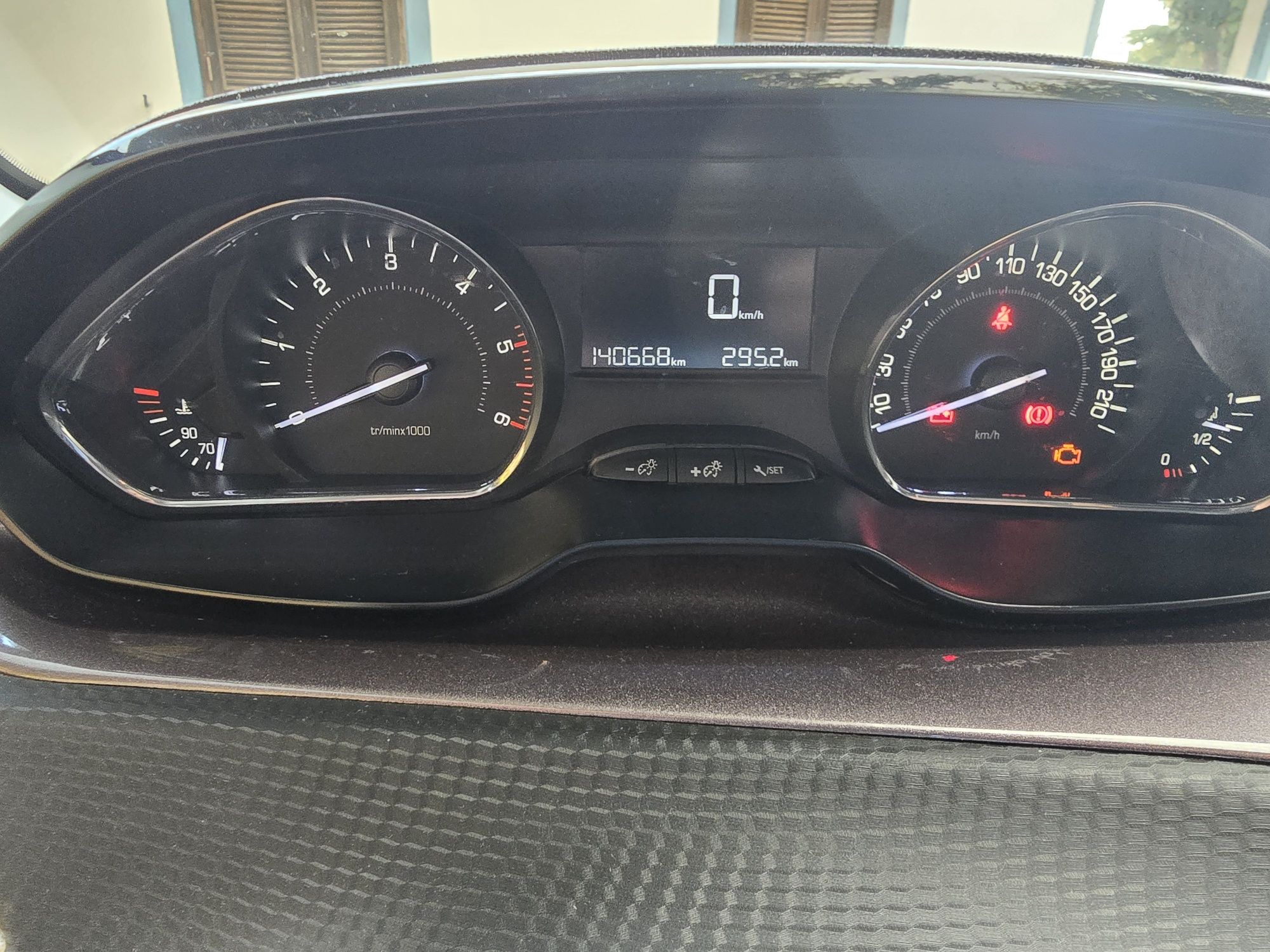 Peugeot 2008 1.4 hdi NACIONAL