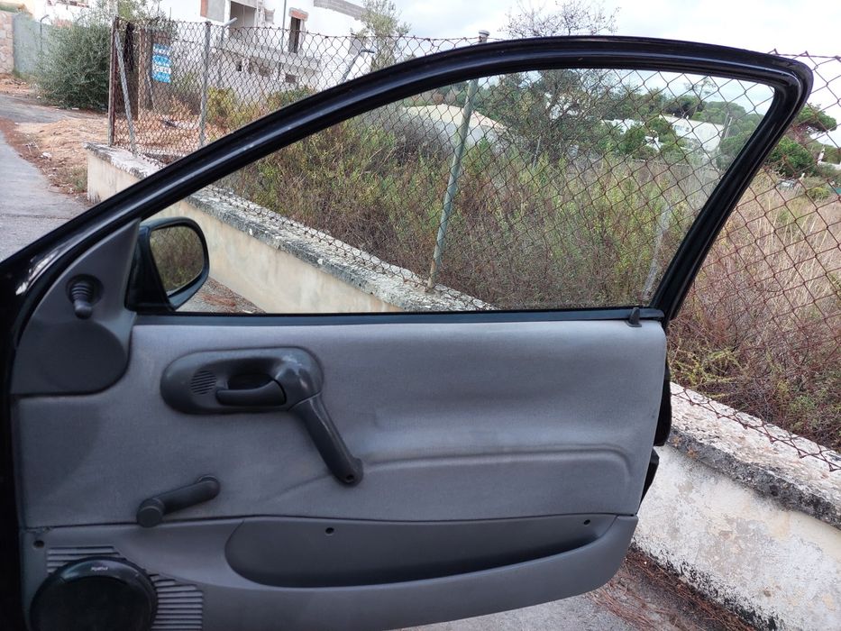 Opel Corsa B 1,2 ano 1997 para venda em Quarteira
