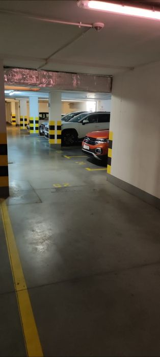 Wynajem miejsca postojowego w garażu podziemnym Sztuki Piękne