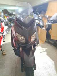 Yamaha XMAX 125.