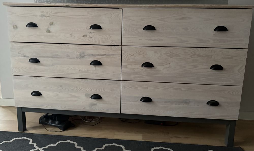 Komoda drewniana z szufladami