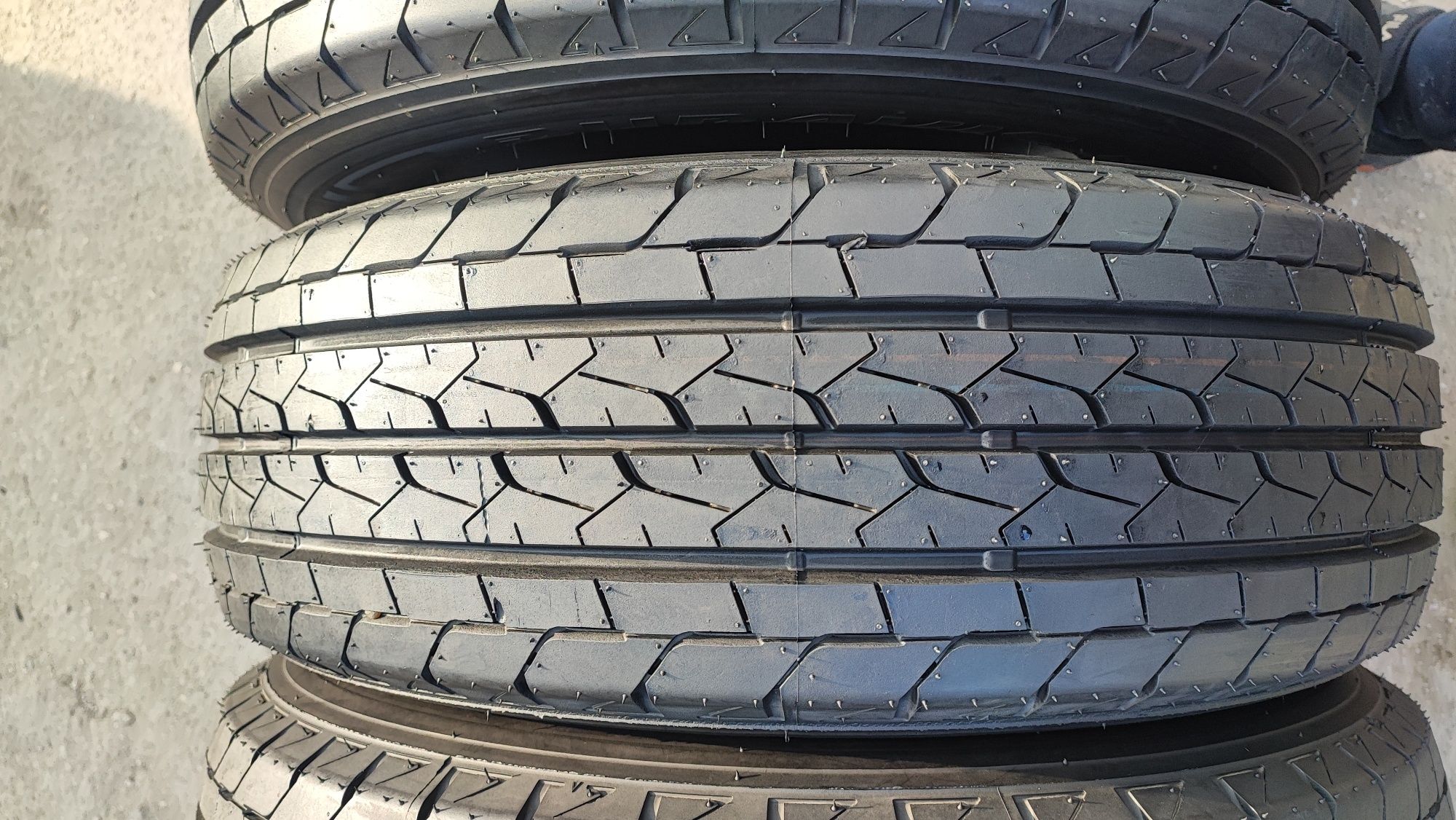 Komplet opon letnich 225/65/16C Bridgestone NoweDemo