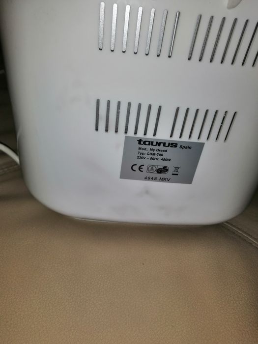 Máquina de fazer pão TAURUS, funciona perfeitamente,