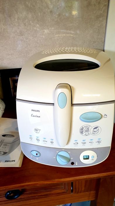Fritadeira Eléctrica Philips - Cucina