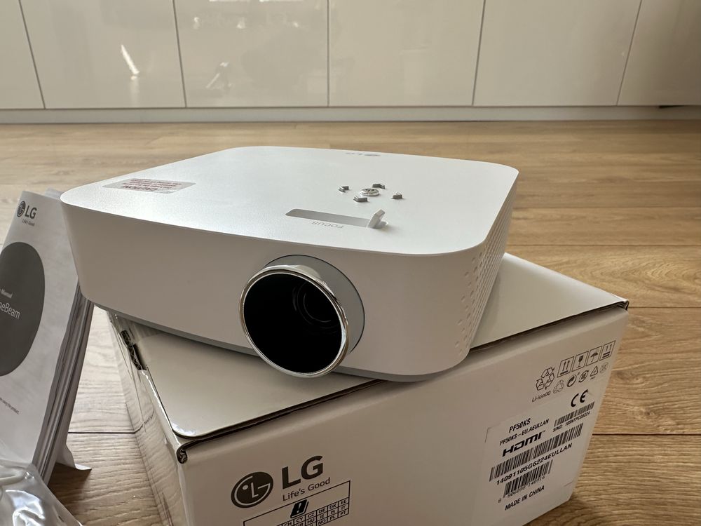 Projektor LED LG PF50KS biały - Mało używany