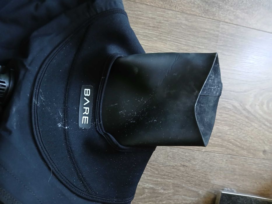 suchy skafander nurkowy Bare