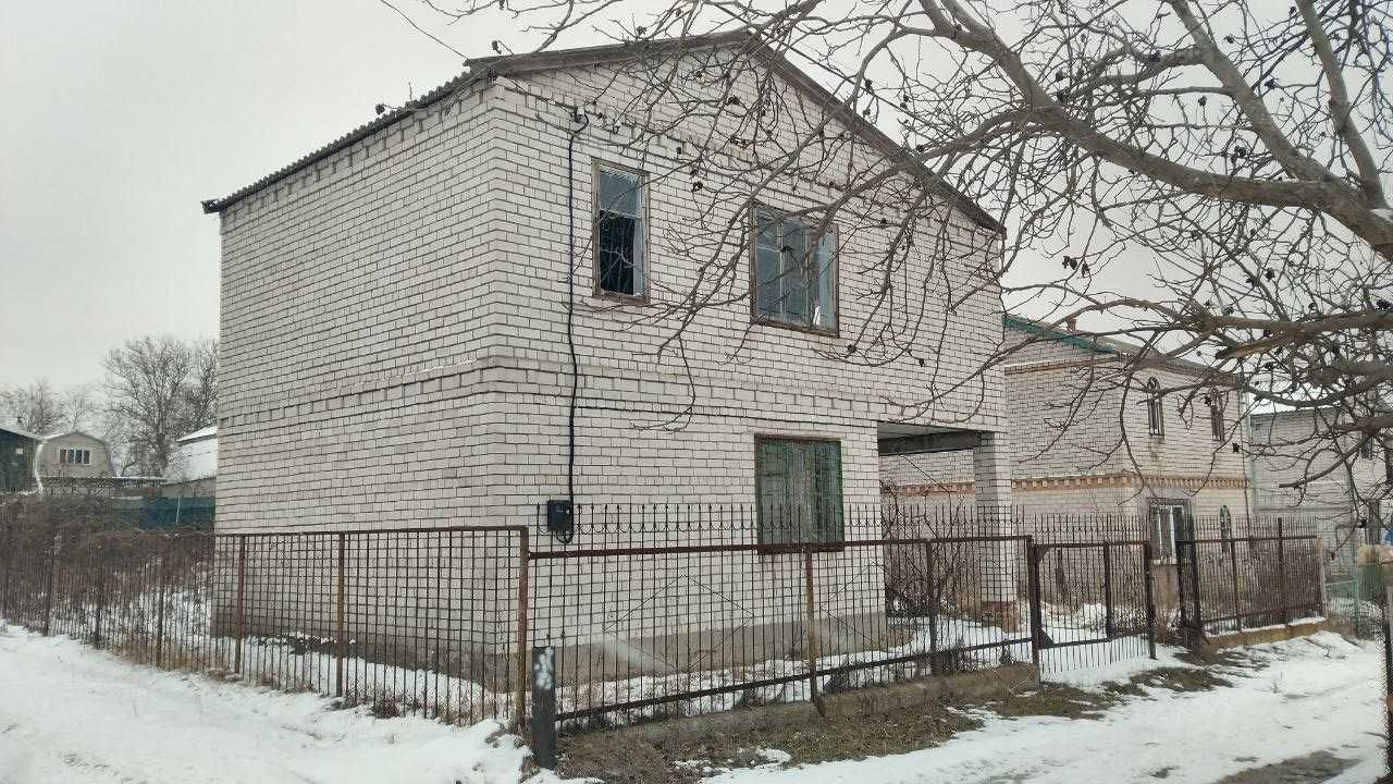 Продаю 2-поверхову дачу на р. Дніпро за Любимівкою