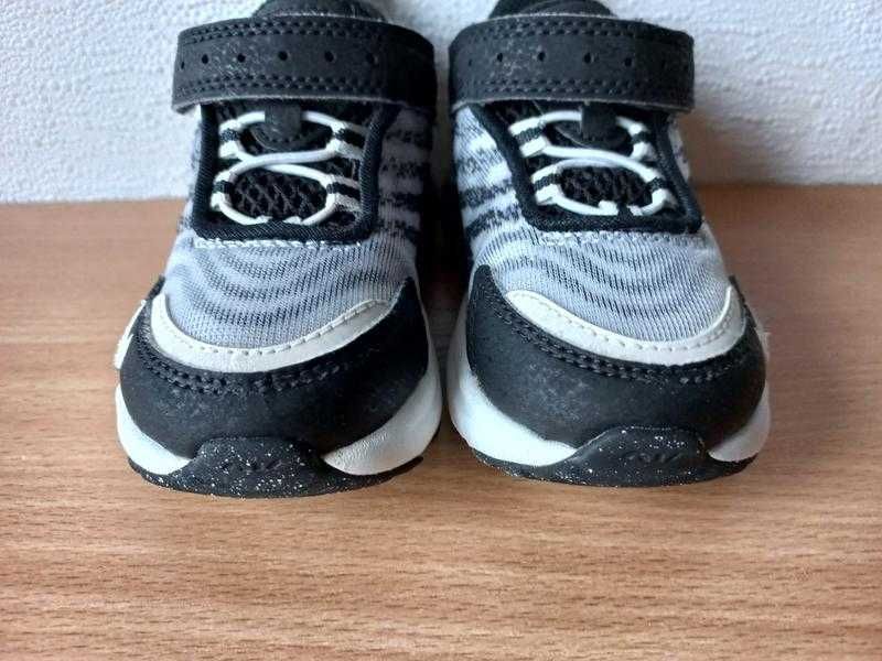 Круті кросівки Nike air max 22 р. устілка 13,5 см