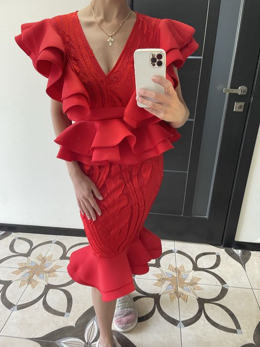 Неймовірна жіноча нарядна сукня