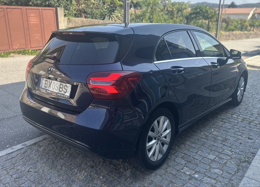 Mercedes A 180 1.5 D 110 CV Ano 2018 ( Versao Full Led )