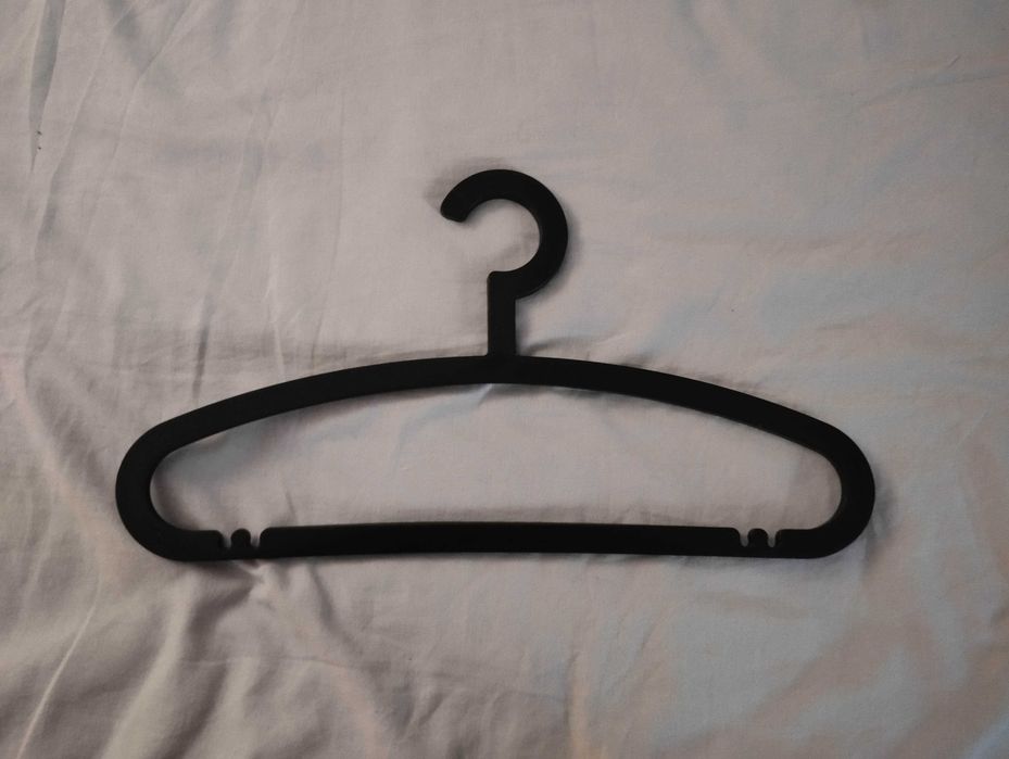 Cabides em Plástico e Metal Diversos