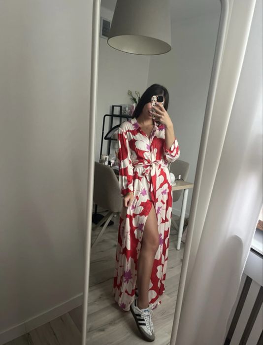 Dluga sukienka w kwiaty