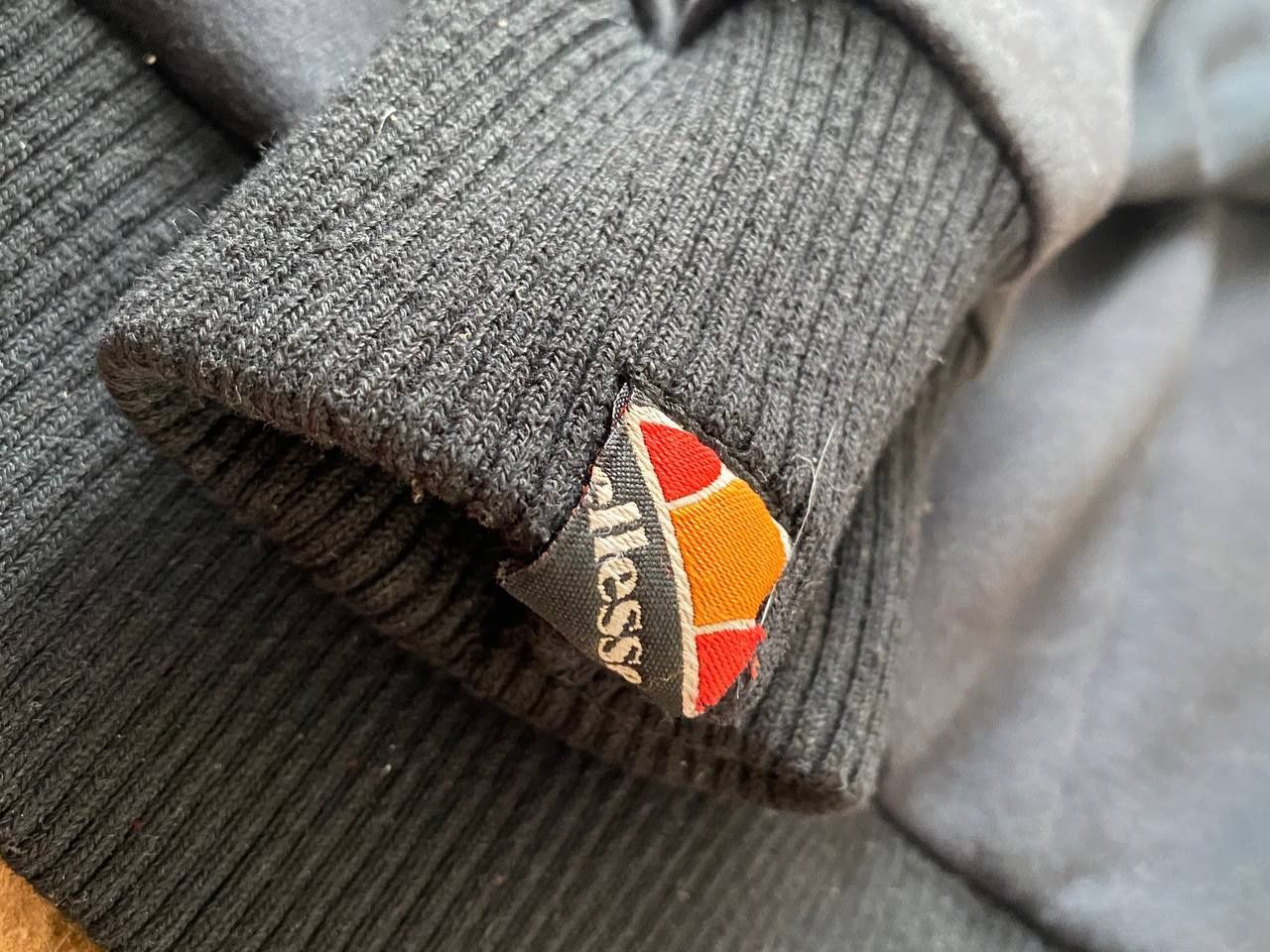 Олімпійка ellesse