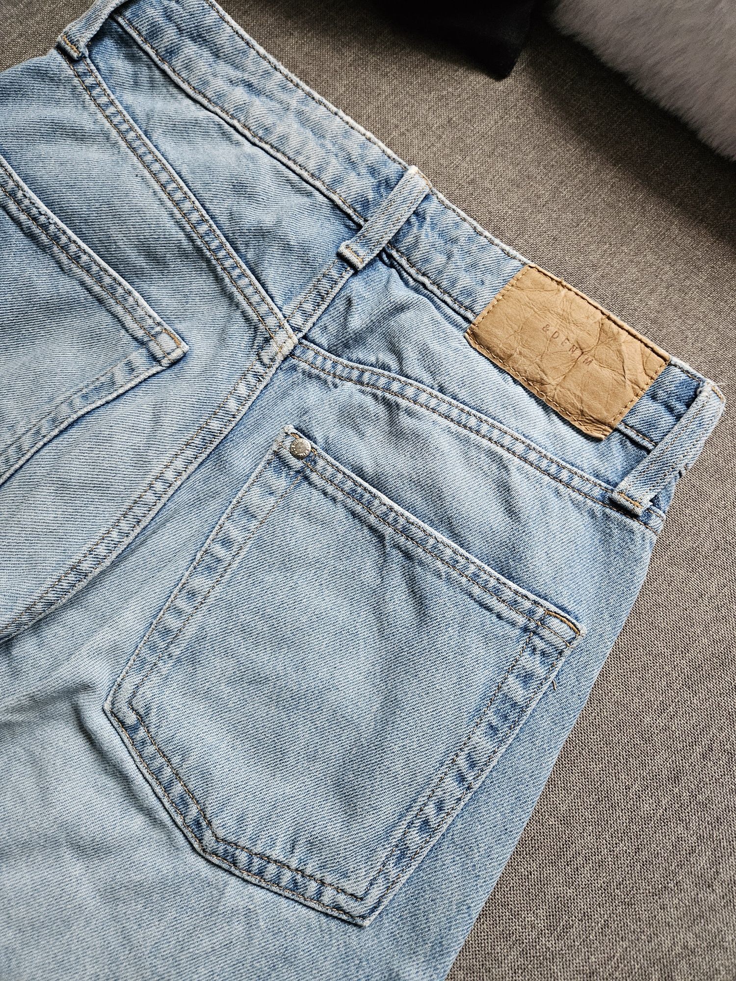 Dżinsy H&M rozm. 34 model wide z przetarciami