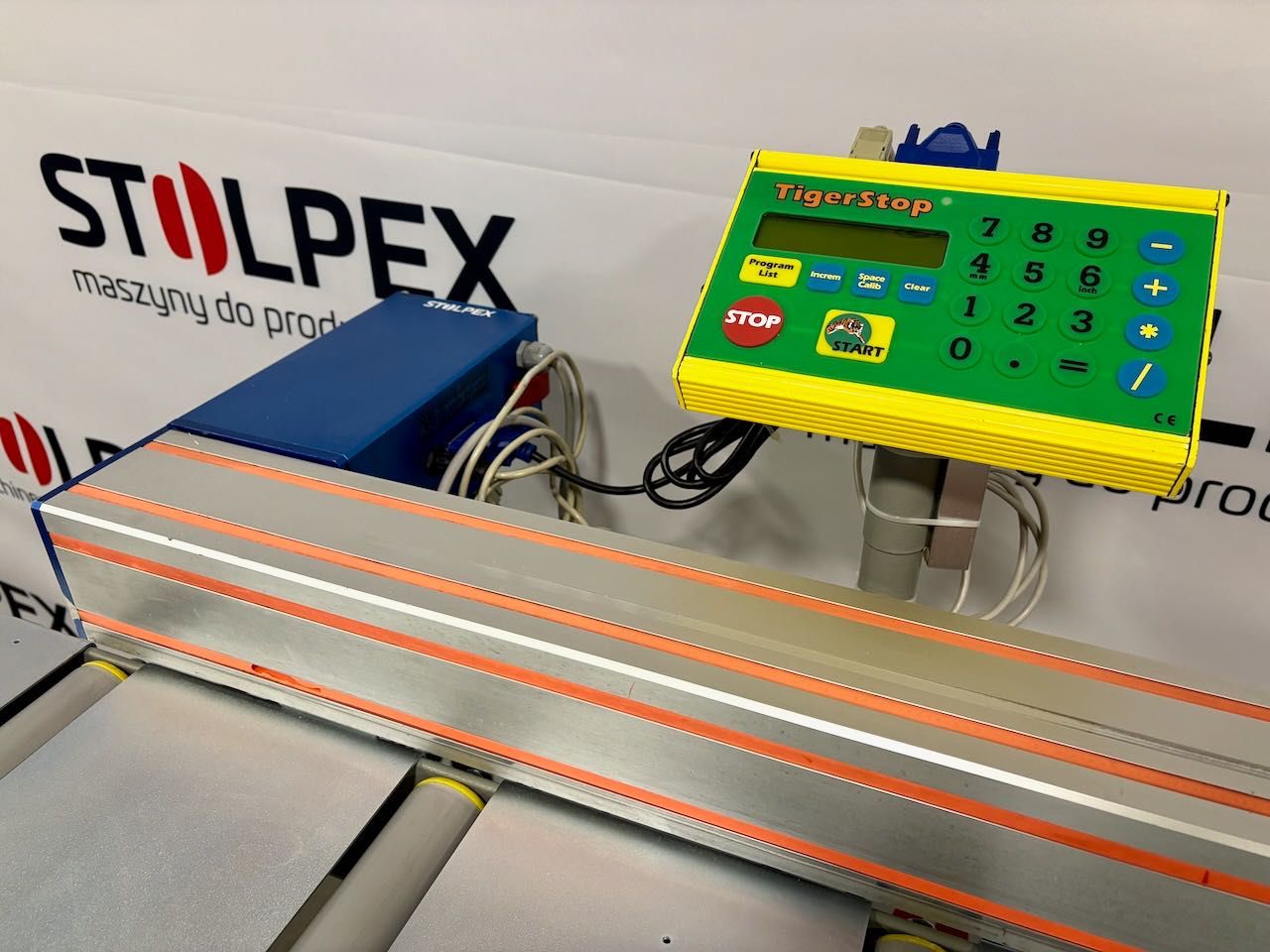 Elektroniczny przymiar długości TIGERSTOP 2.0R (2011)