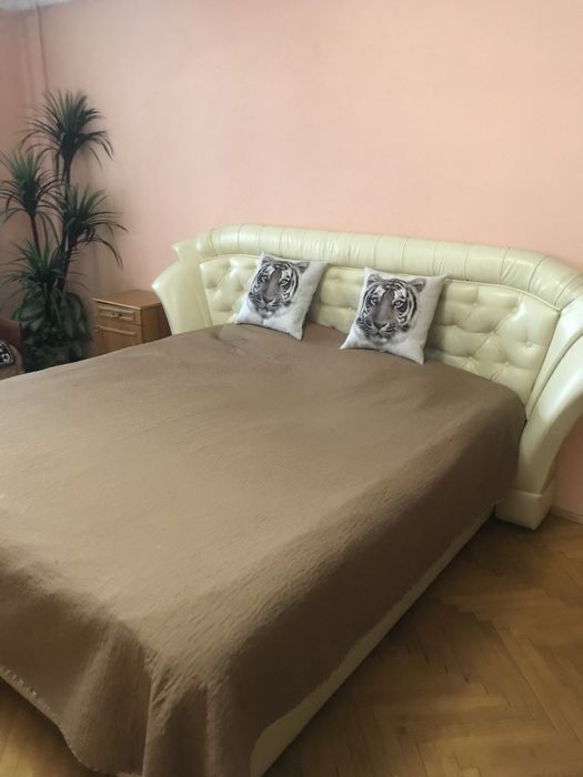 Здається 2-3кім Комарова-Скальда автовокзал