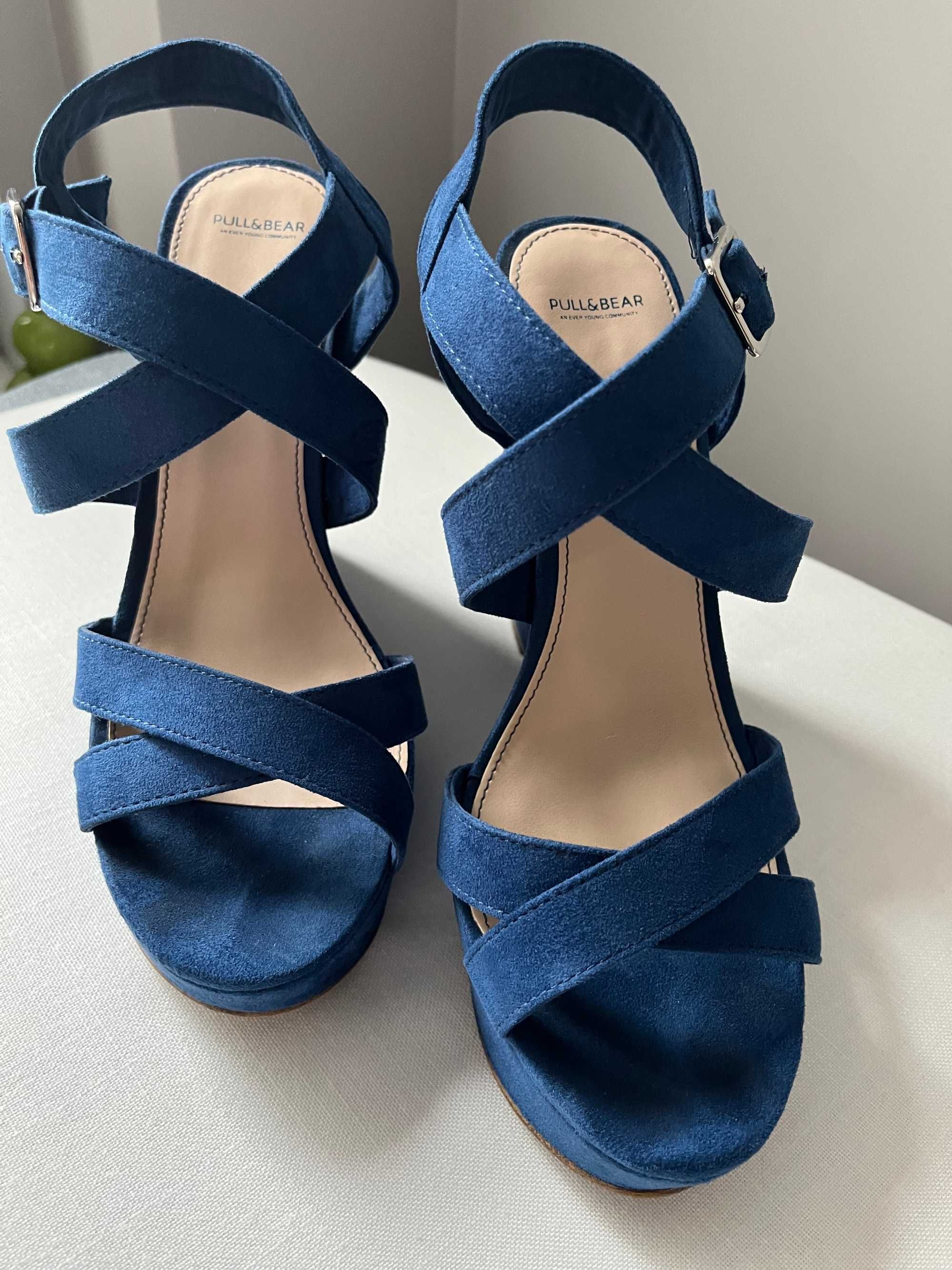 Buty damskie - sandały modrakowe, rozmiar 37, na koturnie