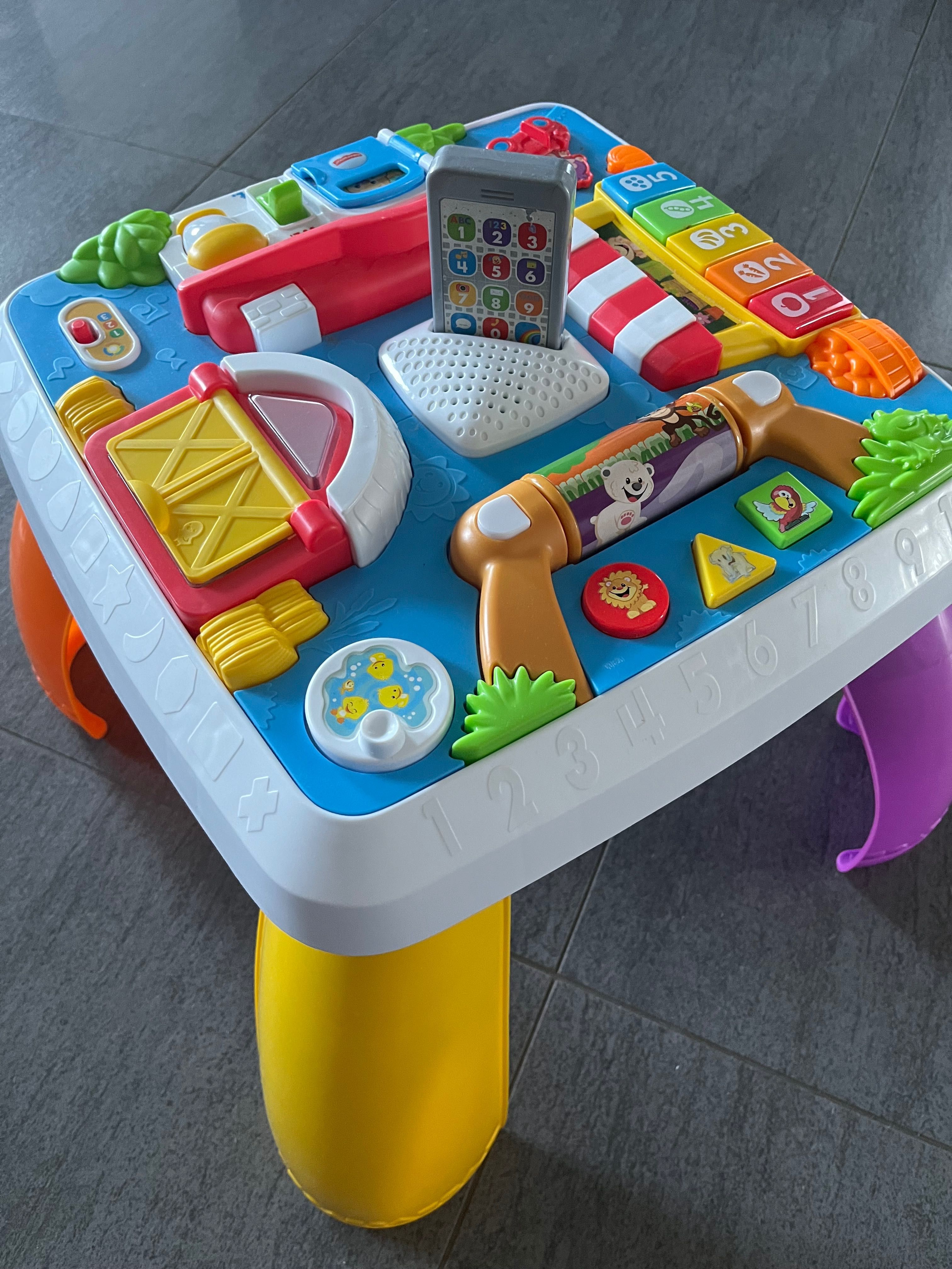 Stolik edukacyjny FisherPrice