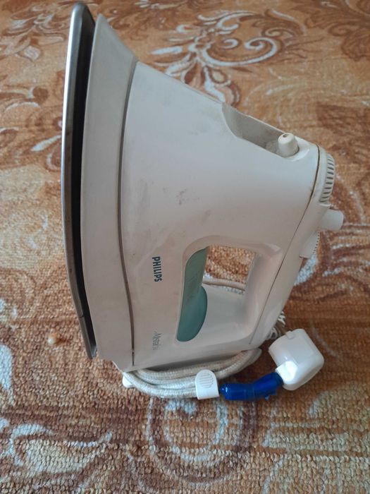 Б/в праска "Philips Mistral 34" в робочому стані.