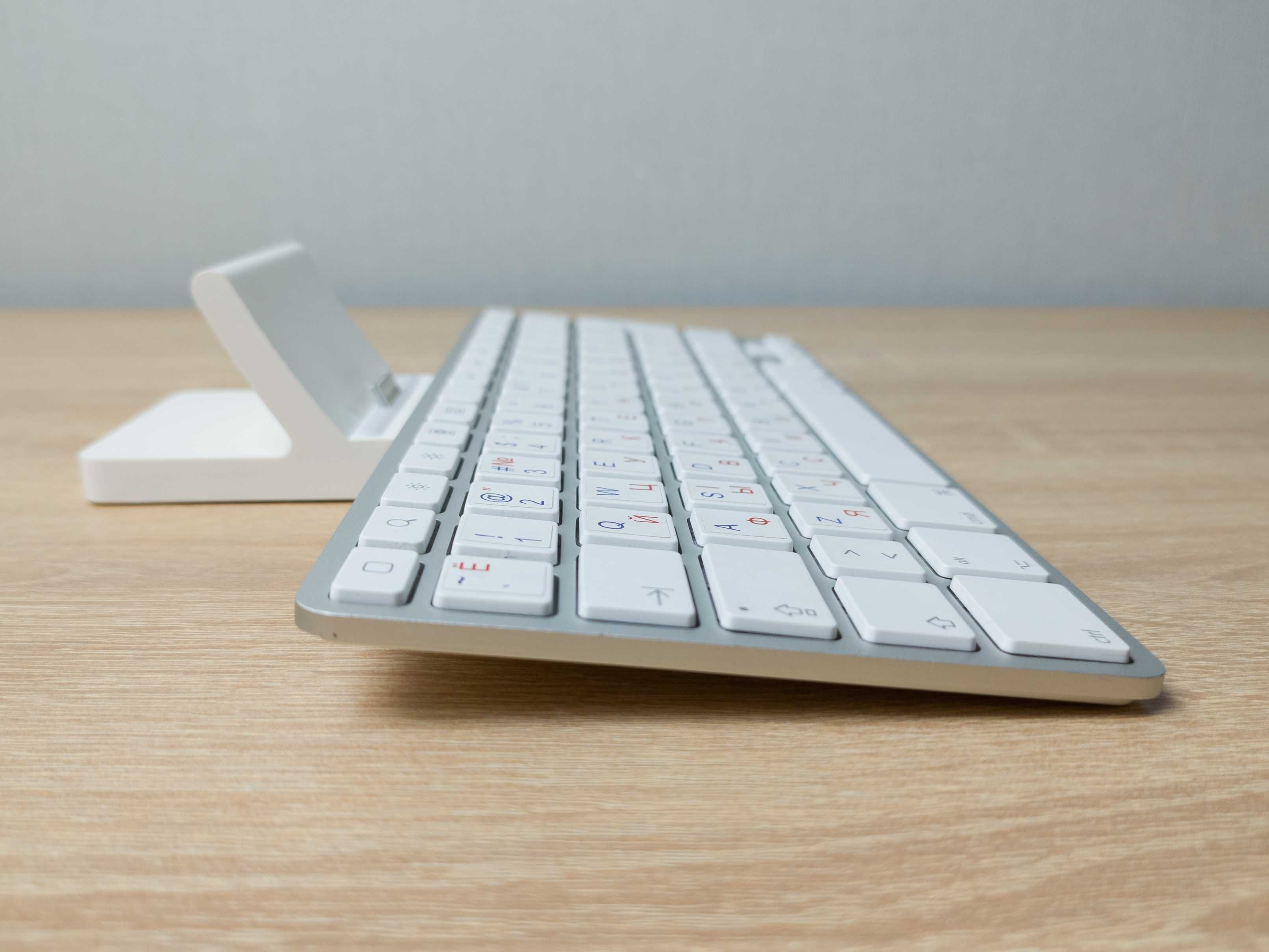 Докстанція-клавіатура Apple A1359