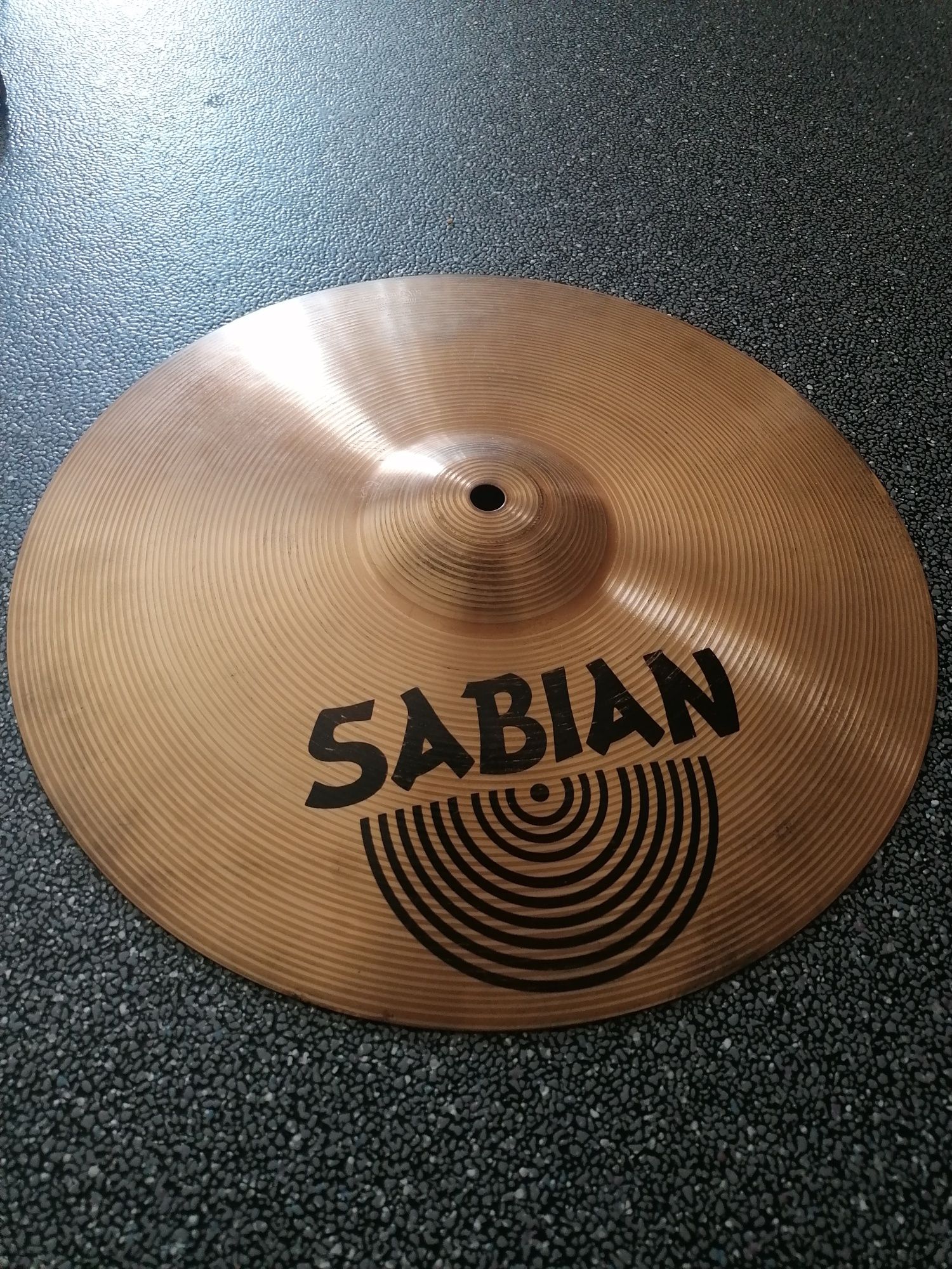 Prato Sabian B8 14" hi-hats