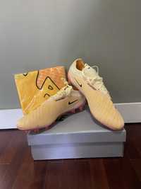 Vendo chuteiras/ botas