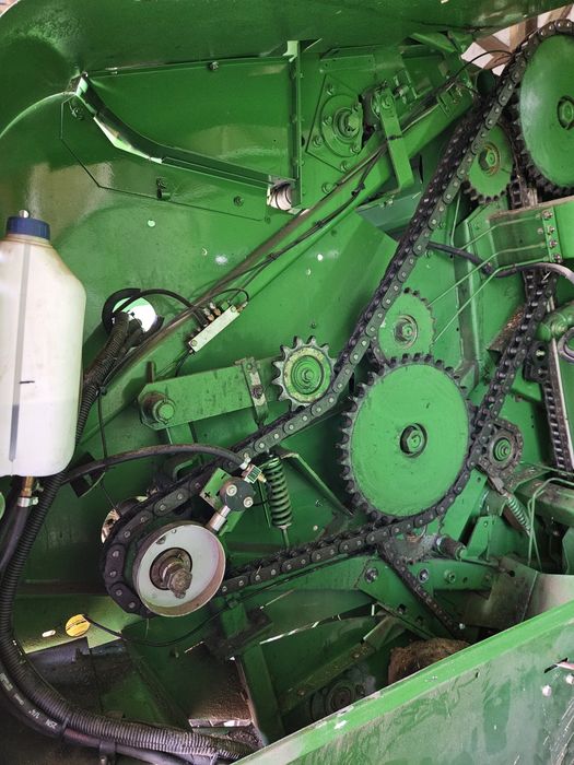 Prasa John Deere 575